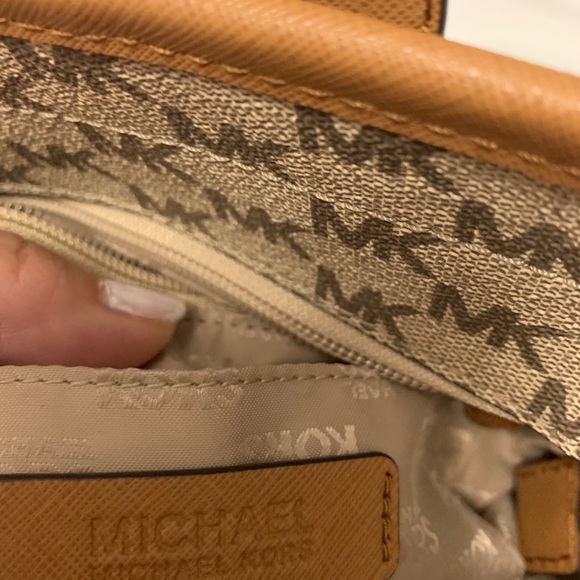 Handbag - Picture 3 of 3